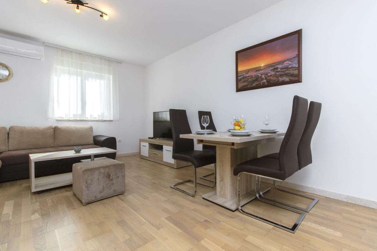 וודיצה Apartmani Gabriella מראה חיצוני תמונה