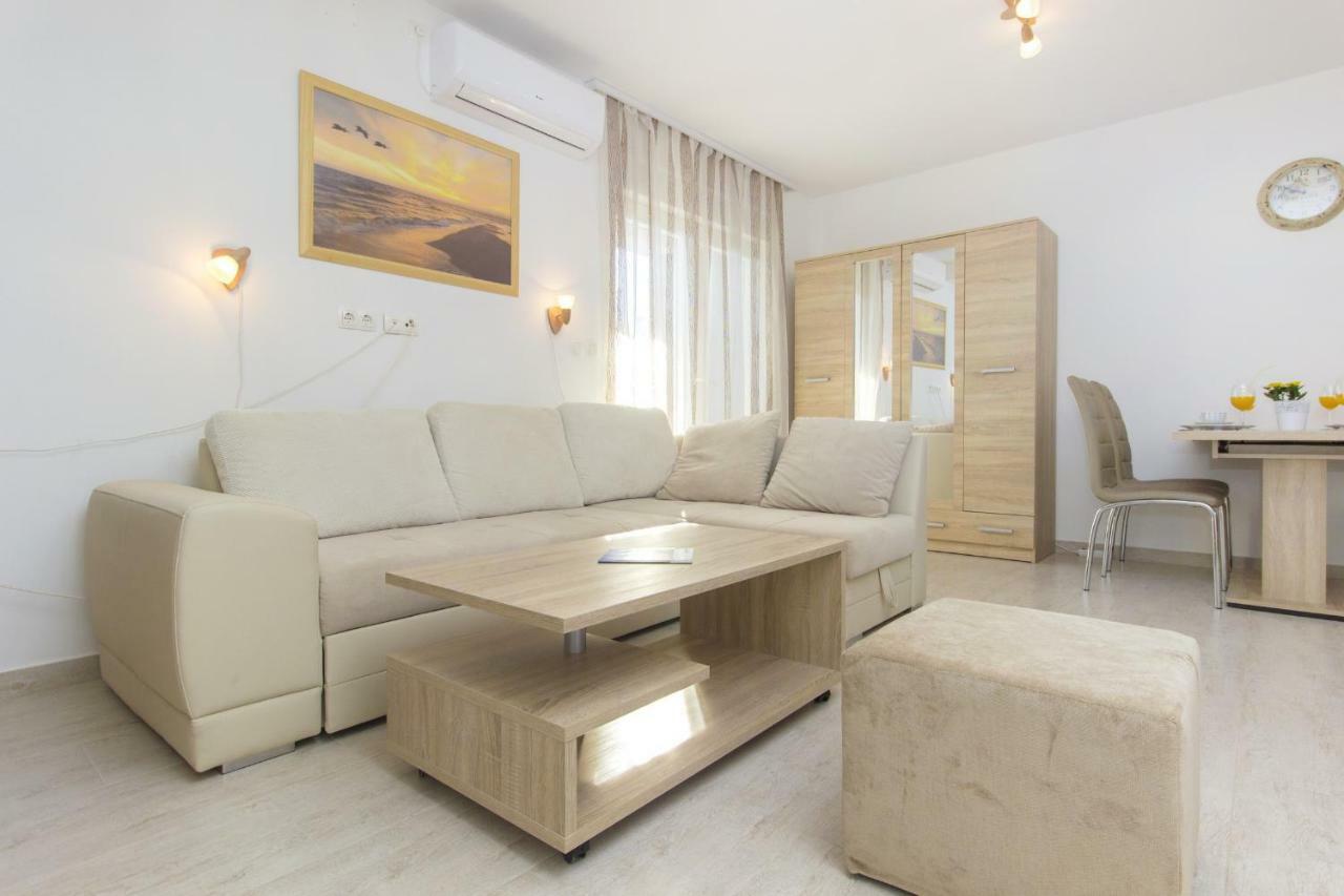 וודיצה Apartmani Gabriella מראה חיצוני תמונה